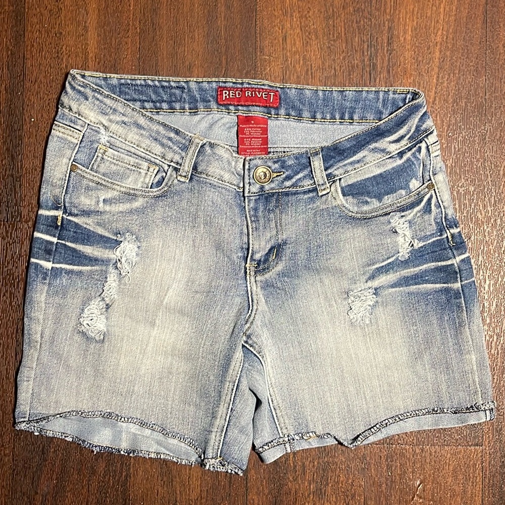 Red Rivet Jean Shorts Size 9
